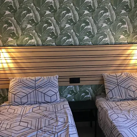 Appartement Superbe Avec Piscine A 800m De La *
